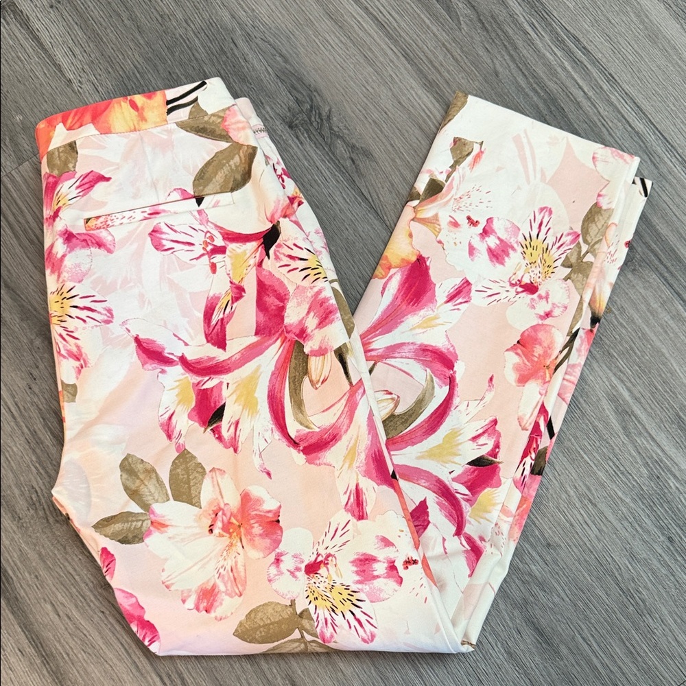 Calvin Klein Pink Floral Women's Skinny Jeans EUC like new